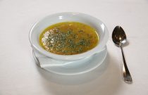 Класическа био пилешка супа