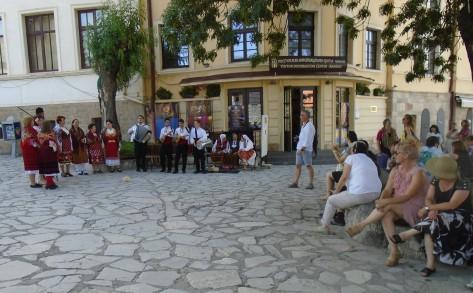 Traditional public performance in Bansko | Lucky Bansko
