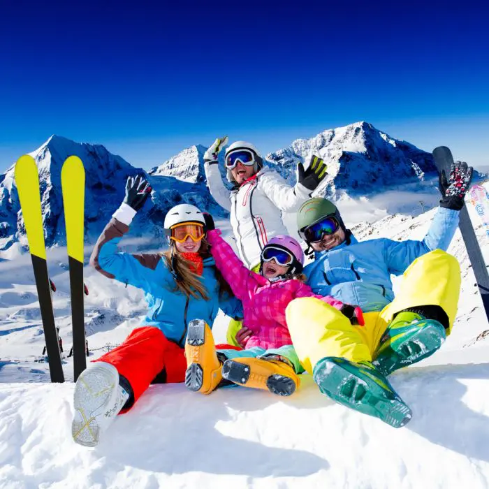 family-ski-winter-bansko
