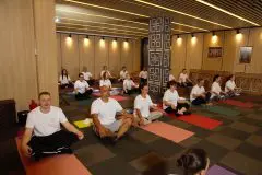Йога курс с много участници
