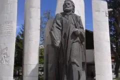 Паметник на Паисий в Банско