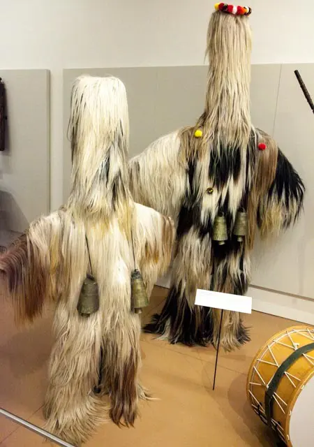 Кукерски костюми