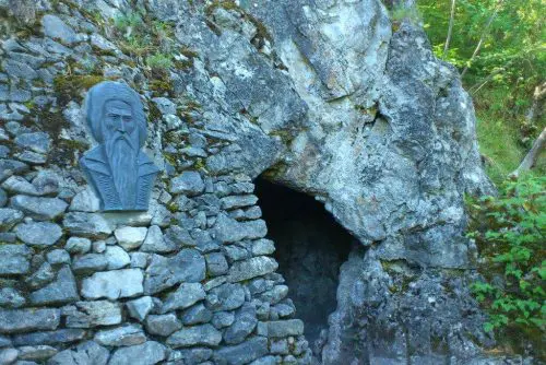 Пещерата на св. Иван Рилски | Lucky Bansko