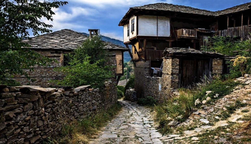 Стара къща в село Ковачевица