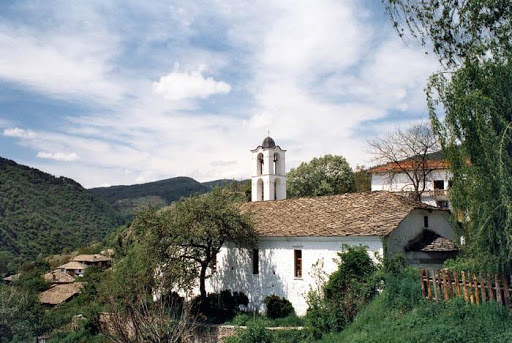 Biserica veche din satul Kovachevitsa