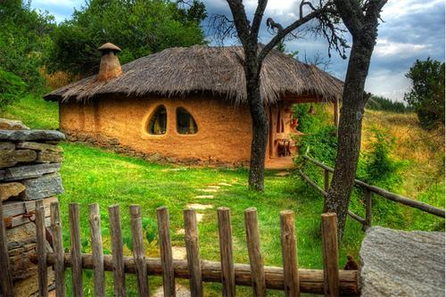 Beautiful house in the village of Leshten