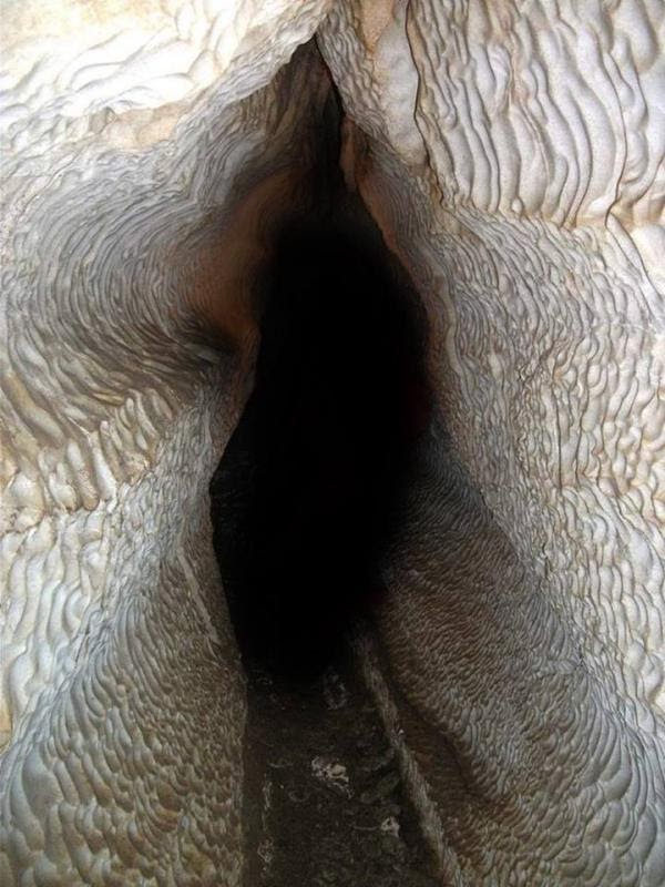Пещерата Мануилова дупка